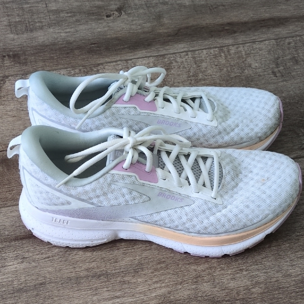 Brooks Women's White and Pink Athletic Shoes - Picture 1 of 6